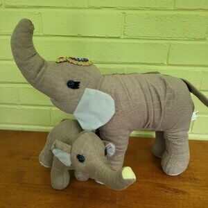 Ringling Bros Barnum Bailey Elephant w Baby Plush Greatest Show On Earth 2001 T4